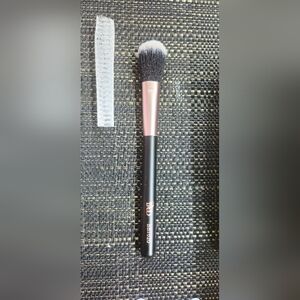 BUO Black and Pink Makeup Brush